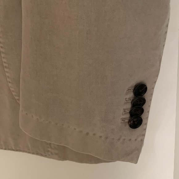 JACK SPADE Beige Sport coat w silk lining size 44 Perfect for cooler days! - Picture 6 of 6